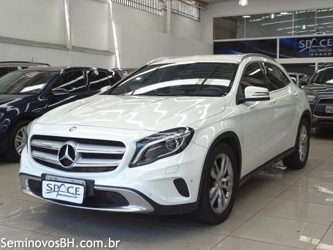 Mercedes Benz GLA 200