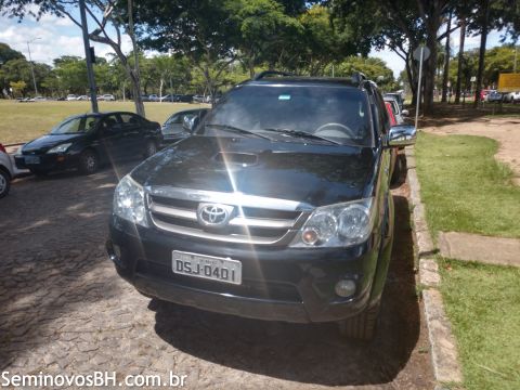 Toyota Hilux SW4 Toyota Hilux SW4