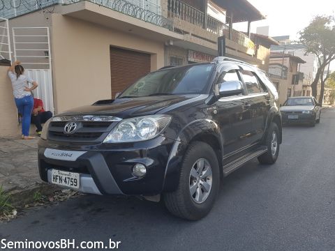 Toyota Hilux SW4 Toyota Hilux SW4