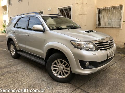 Toyota Hilux SW4 Toyota Hilux SW4