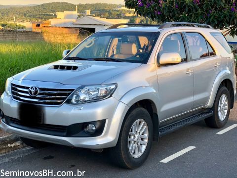Toyota Hilux SW4 Toyota Hilux SW4