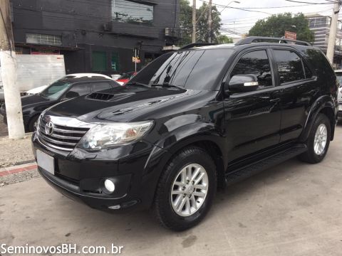 Toyota Hilux SW4 Toyota Hilux SW4