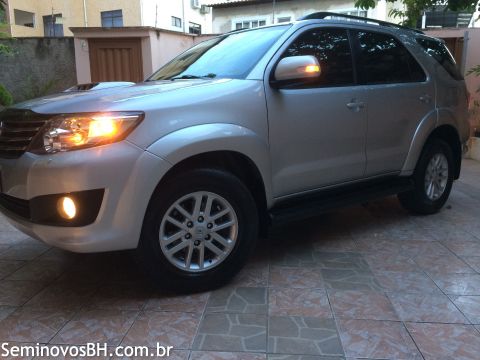 Toyota Hilux SW4 Toyota Hilux SW4
