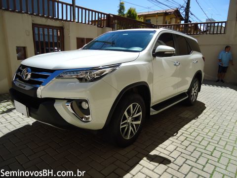 Toyota Hilux SW4 Toyota Hilux SW4
