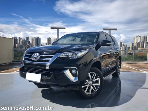 Toyota Hilux SW4 Toyota Hilux SW4