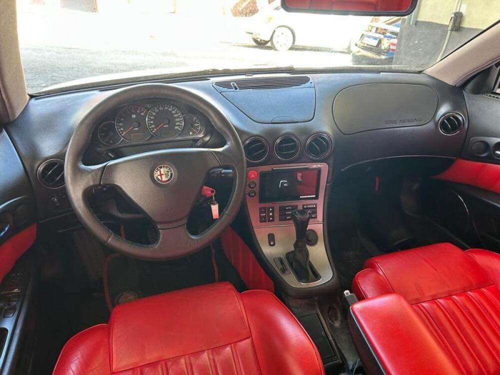 Alfa Romeo 166