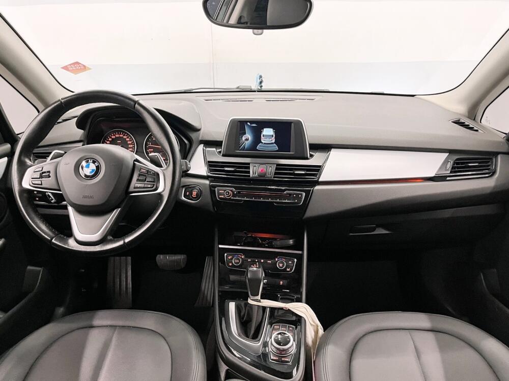 BMW 220i