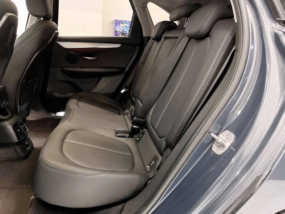 BMW 220i