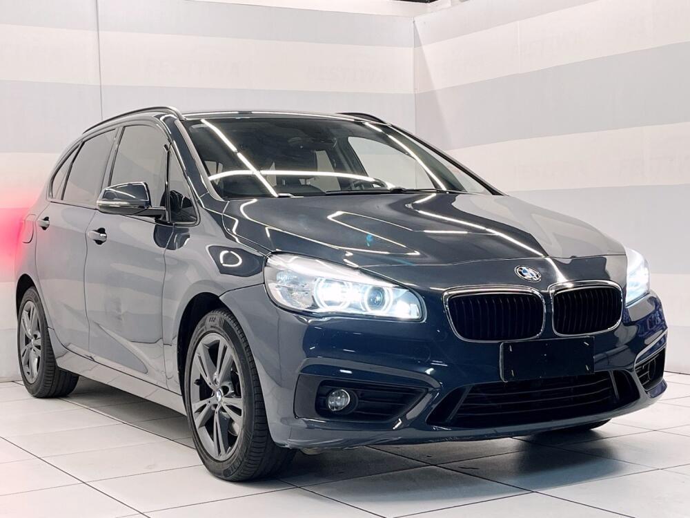 BMW 220i