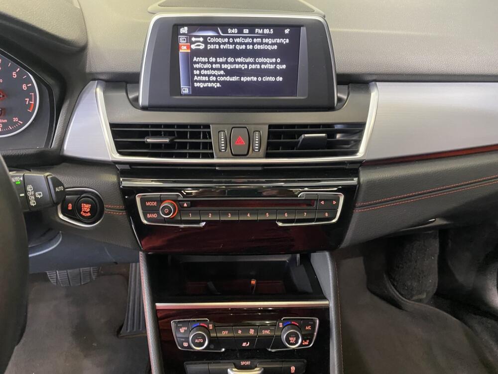 BMW 225i