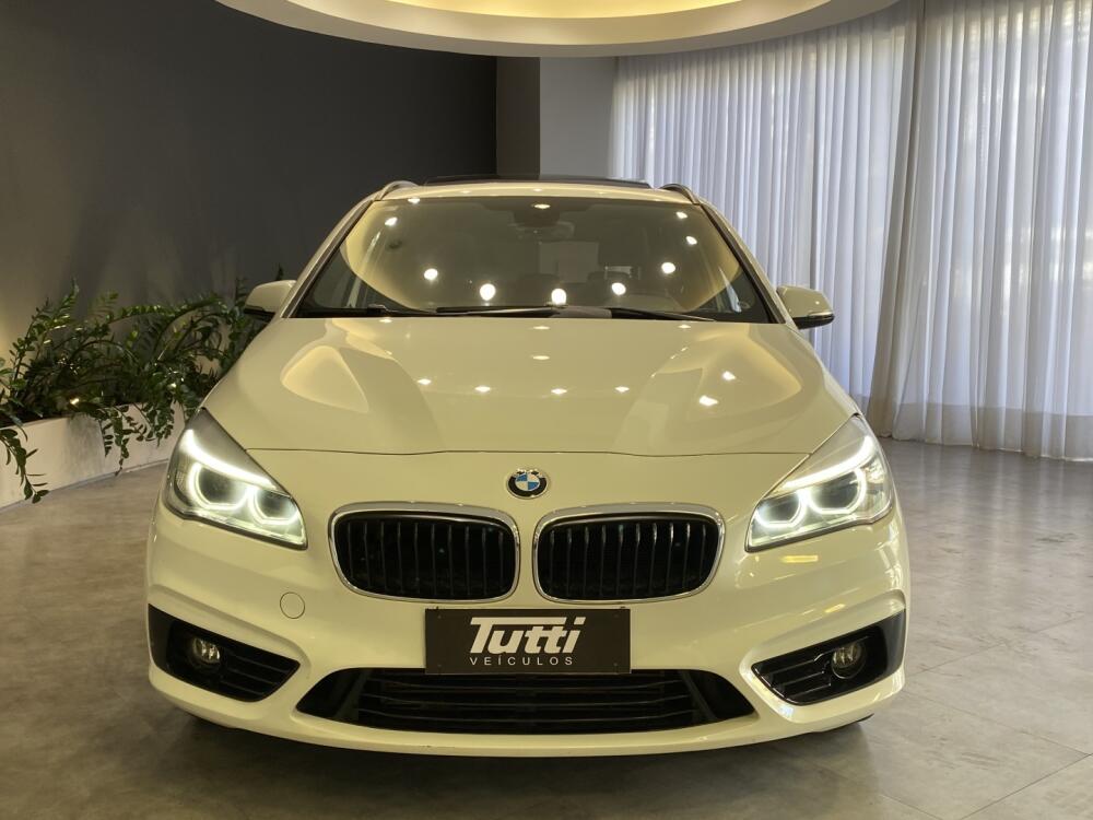 BMW 225i