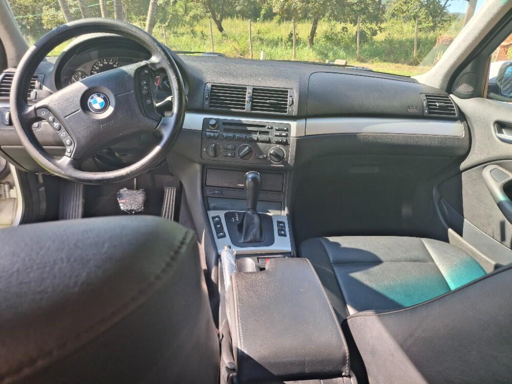 BMW 320i