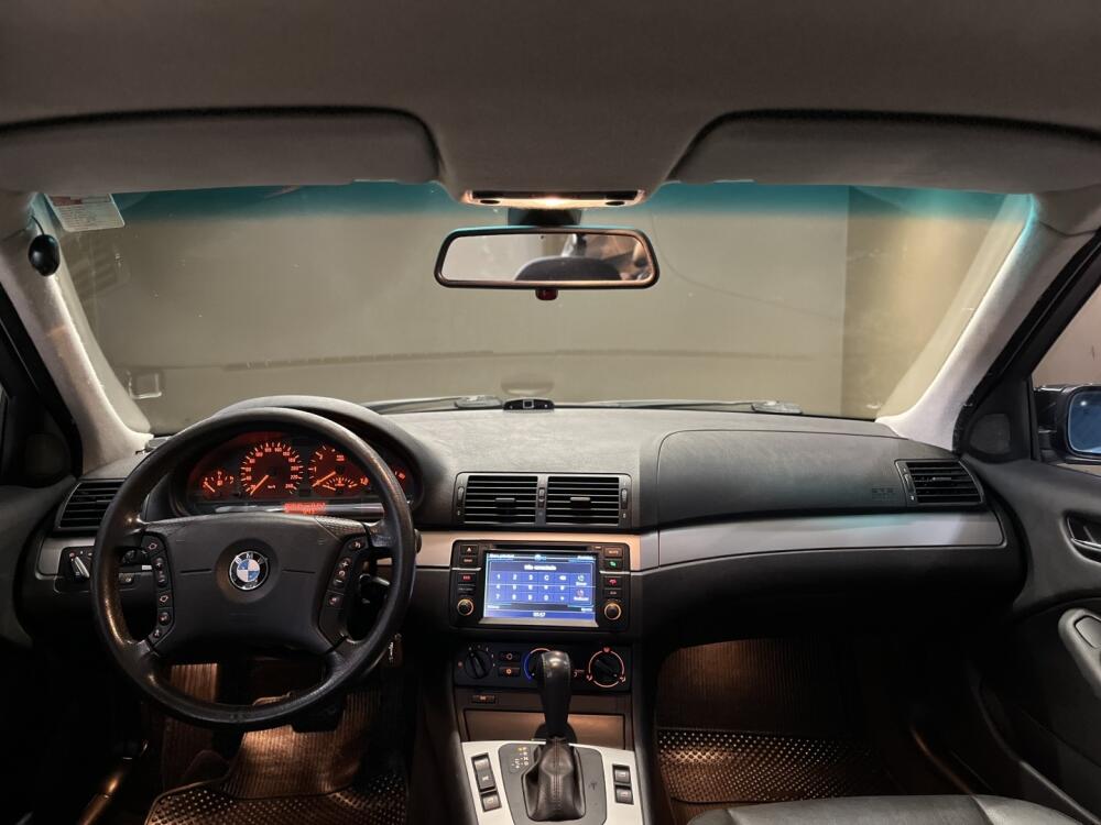 BMW 320i