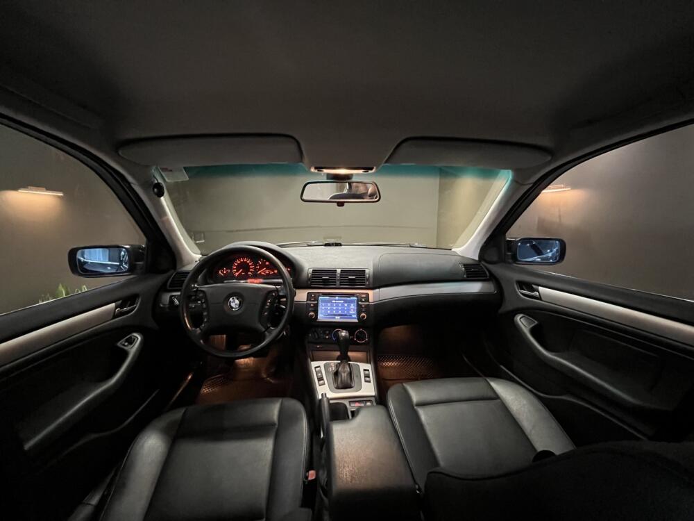 BMW 320i