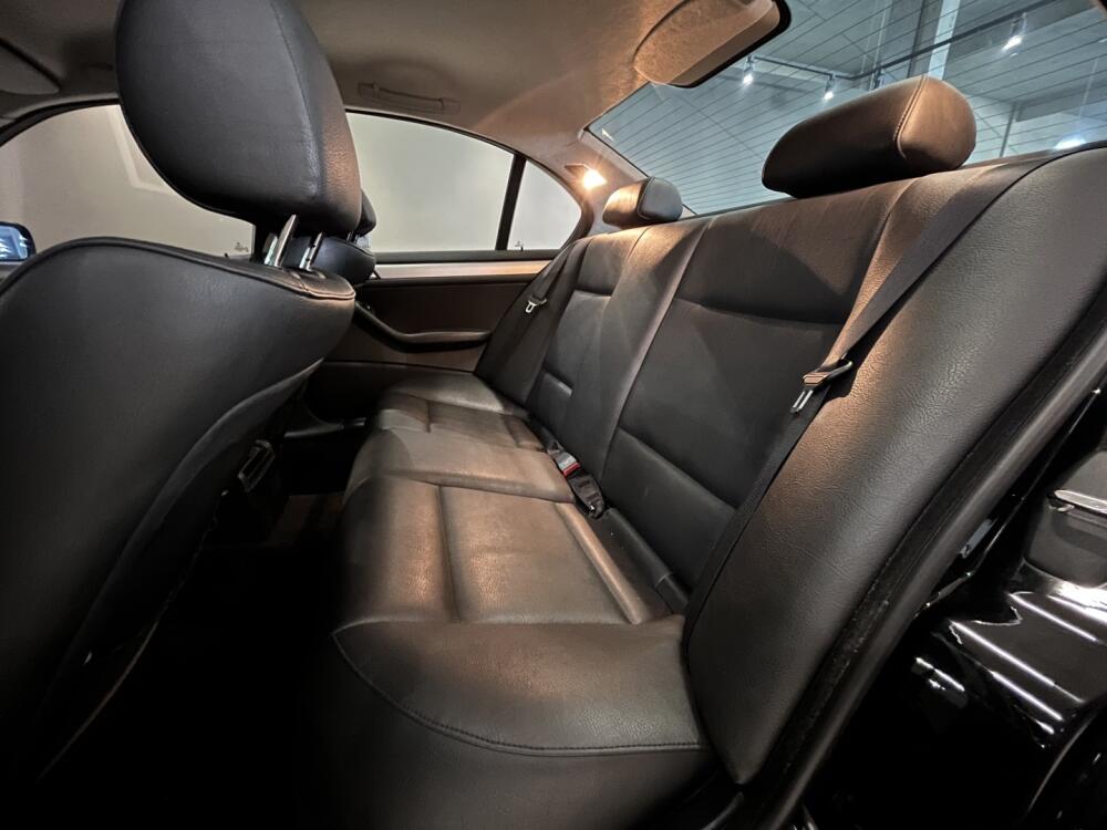 BMW 320i
