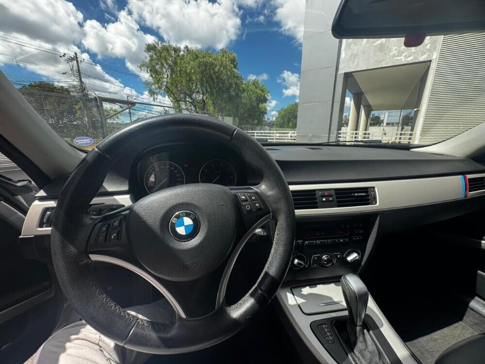 BMW 320i