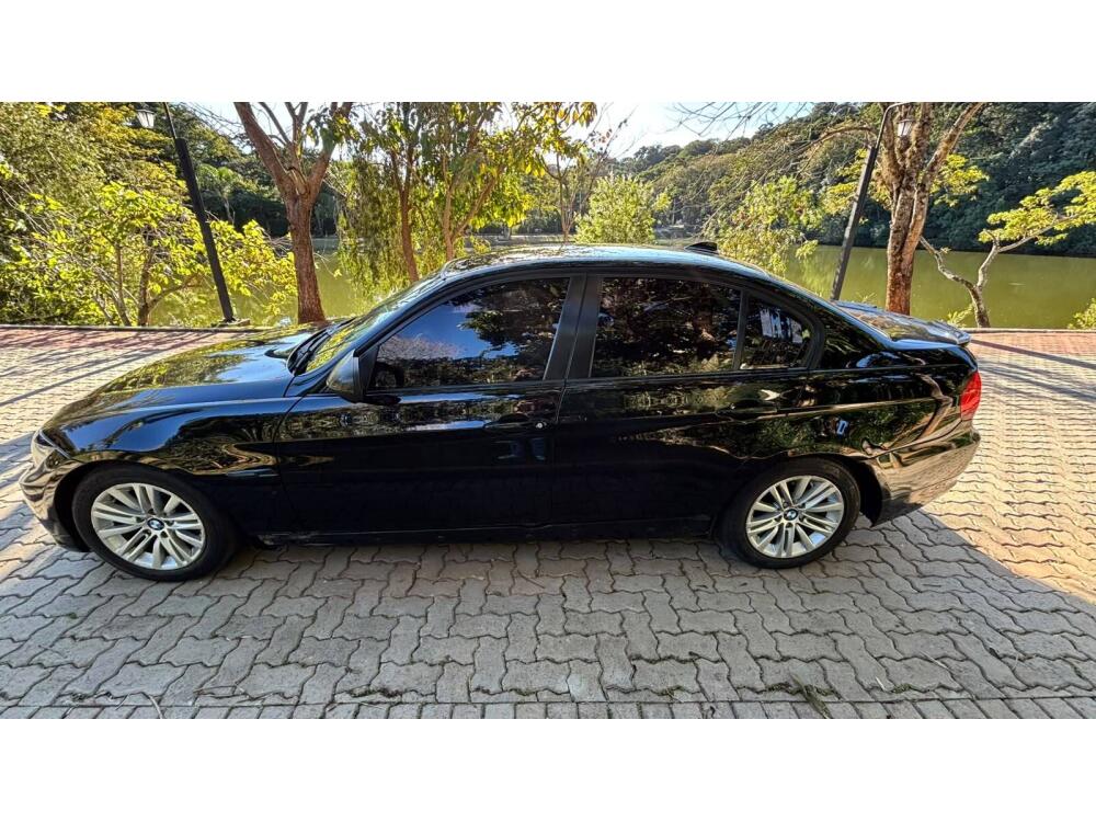 BMW 320i