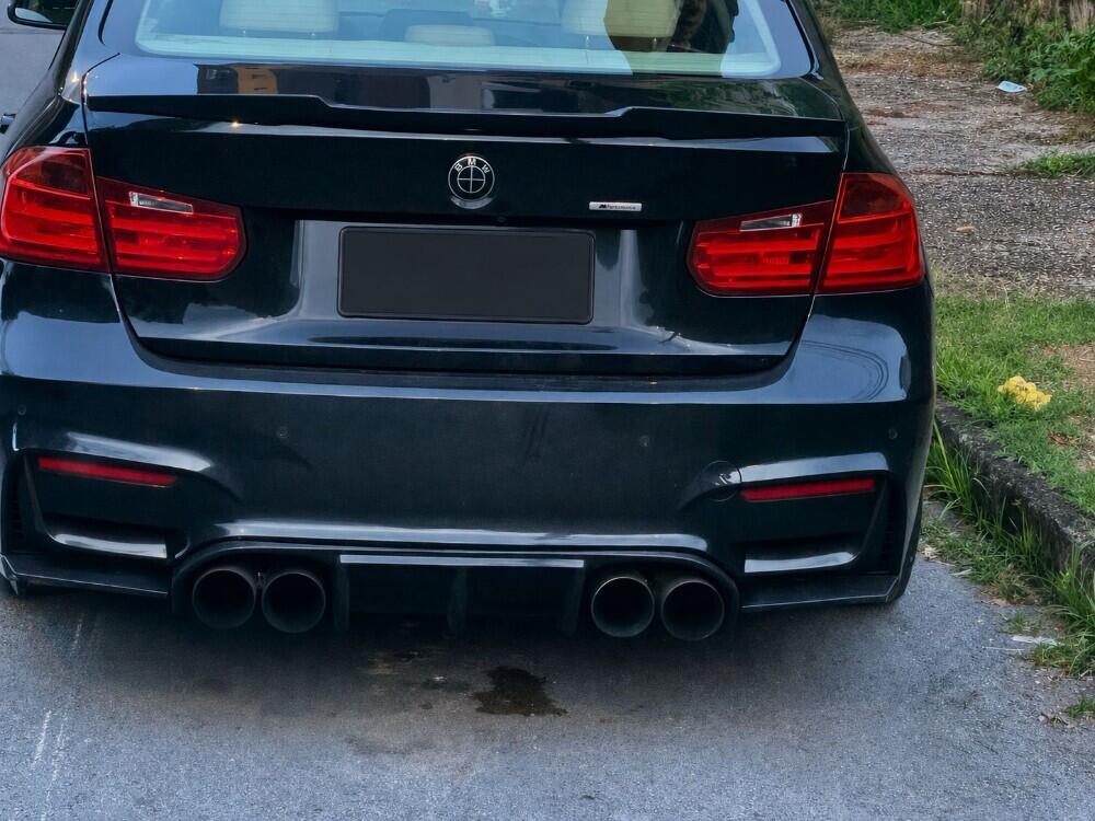 BMW 320i