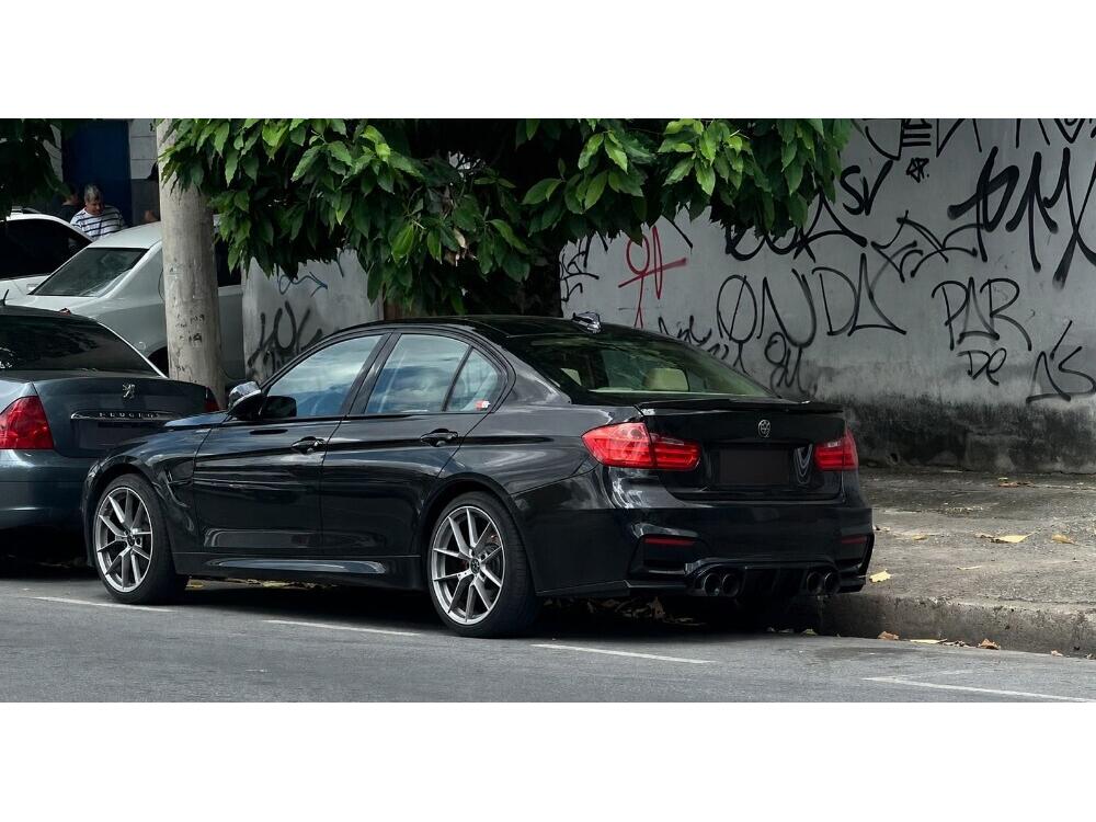 BMW 320i