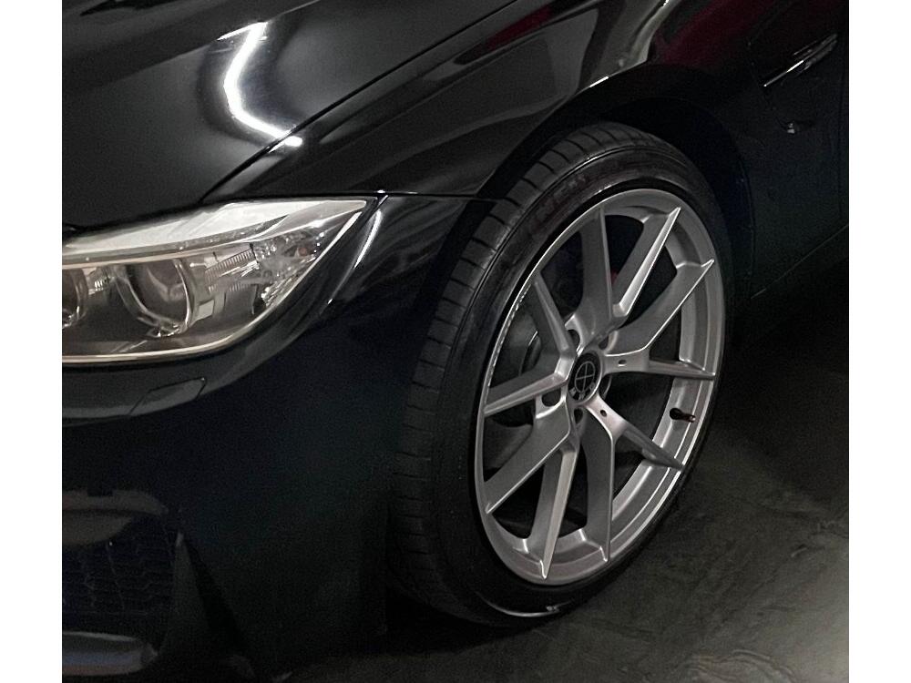 BMW 320i