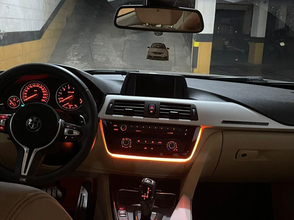 BMW 320i