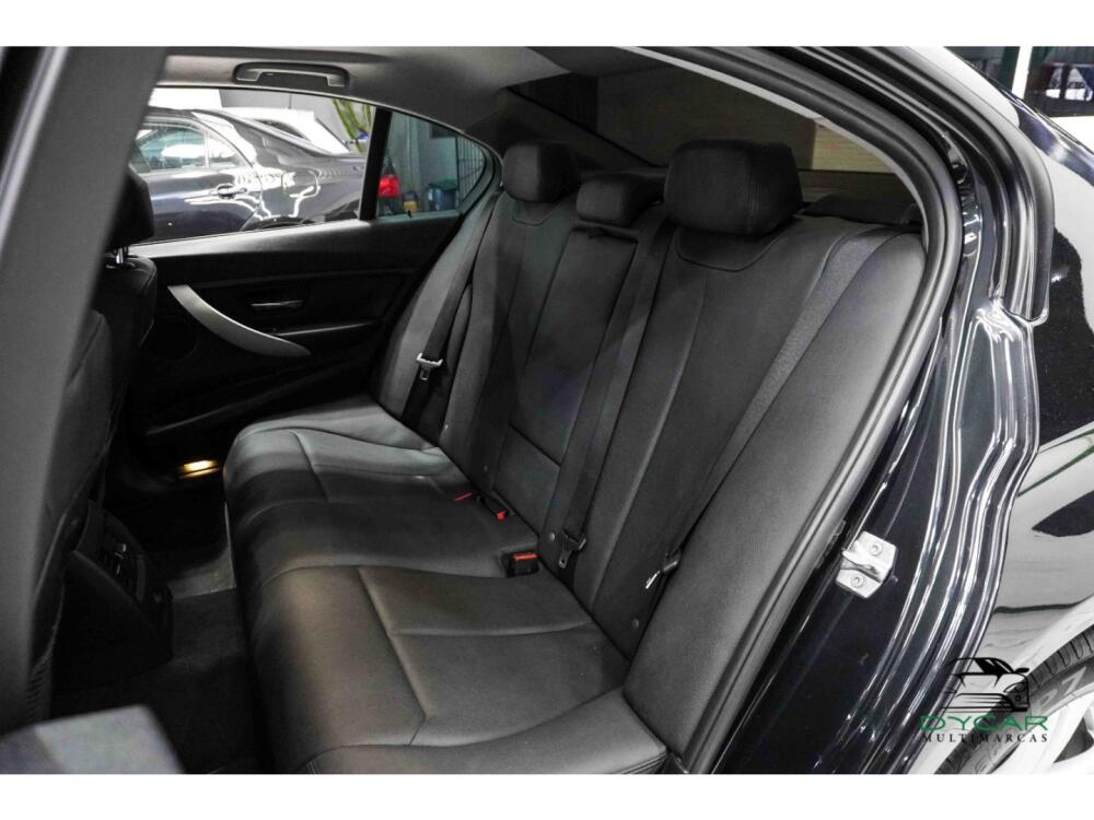 BMW 320i