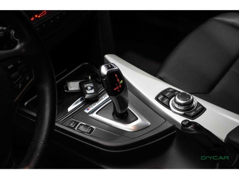 BMW 320i
