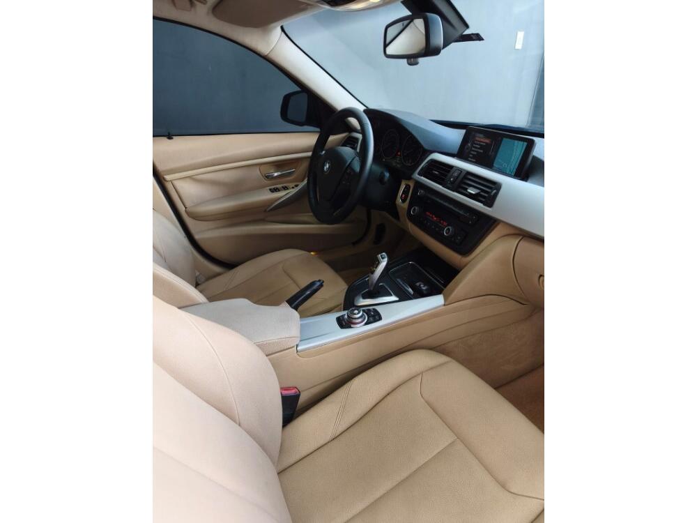 BMW 320i