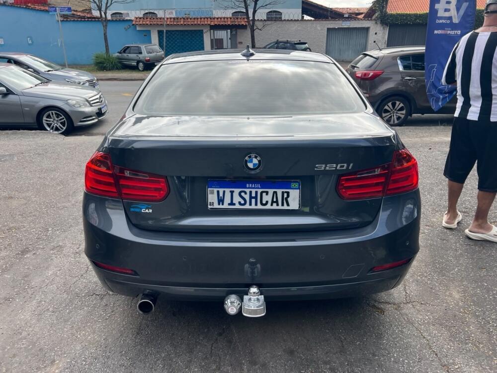 BMW 320i