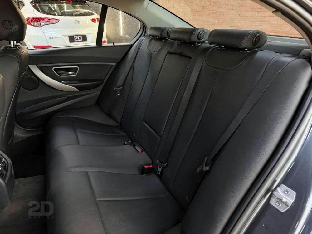 BMW 320i