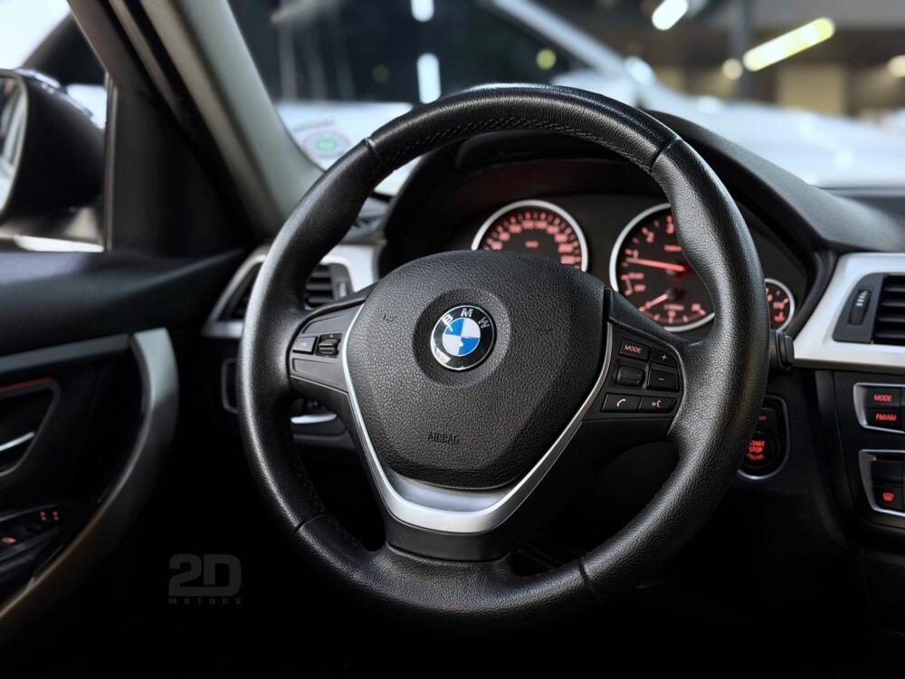 BMW 320i