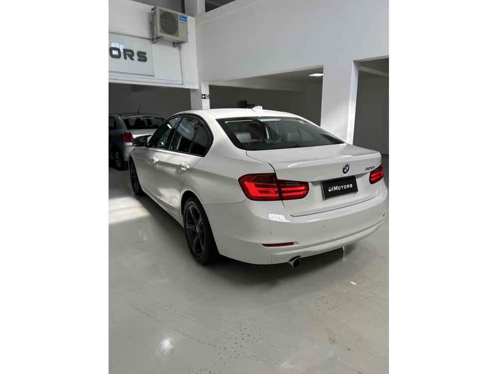 BMW 320i