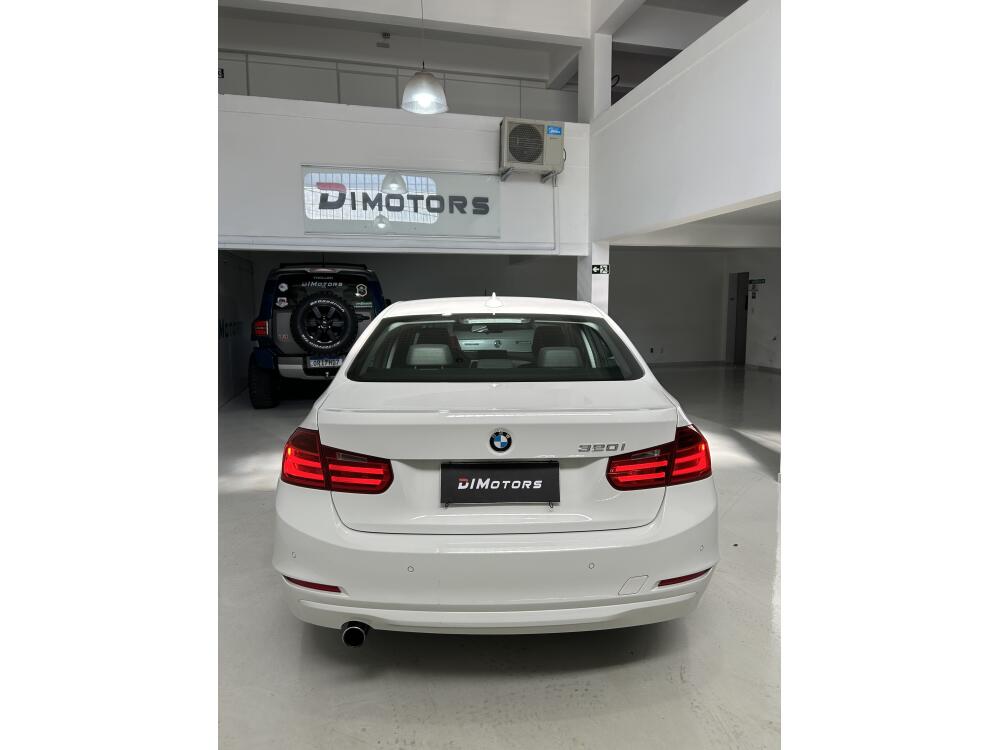 BMW 320i