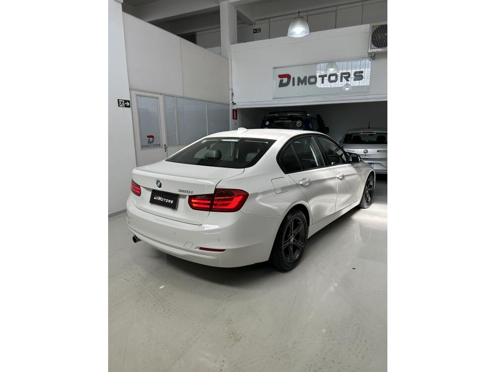 BMW 320i