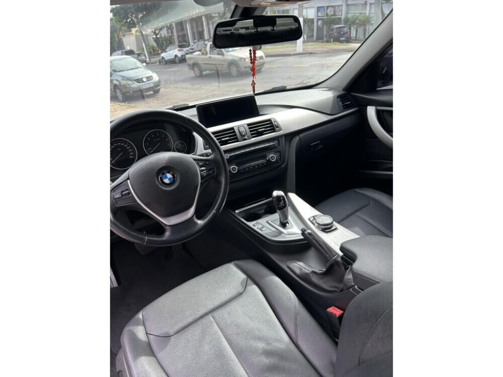 BMW 320i