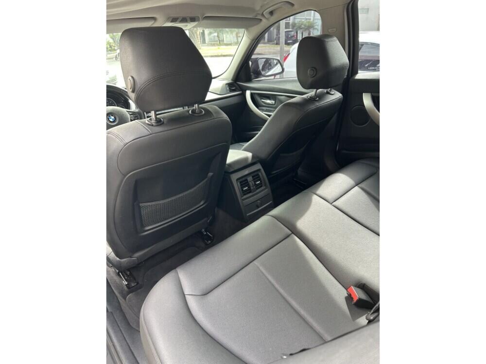 BMW 320i