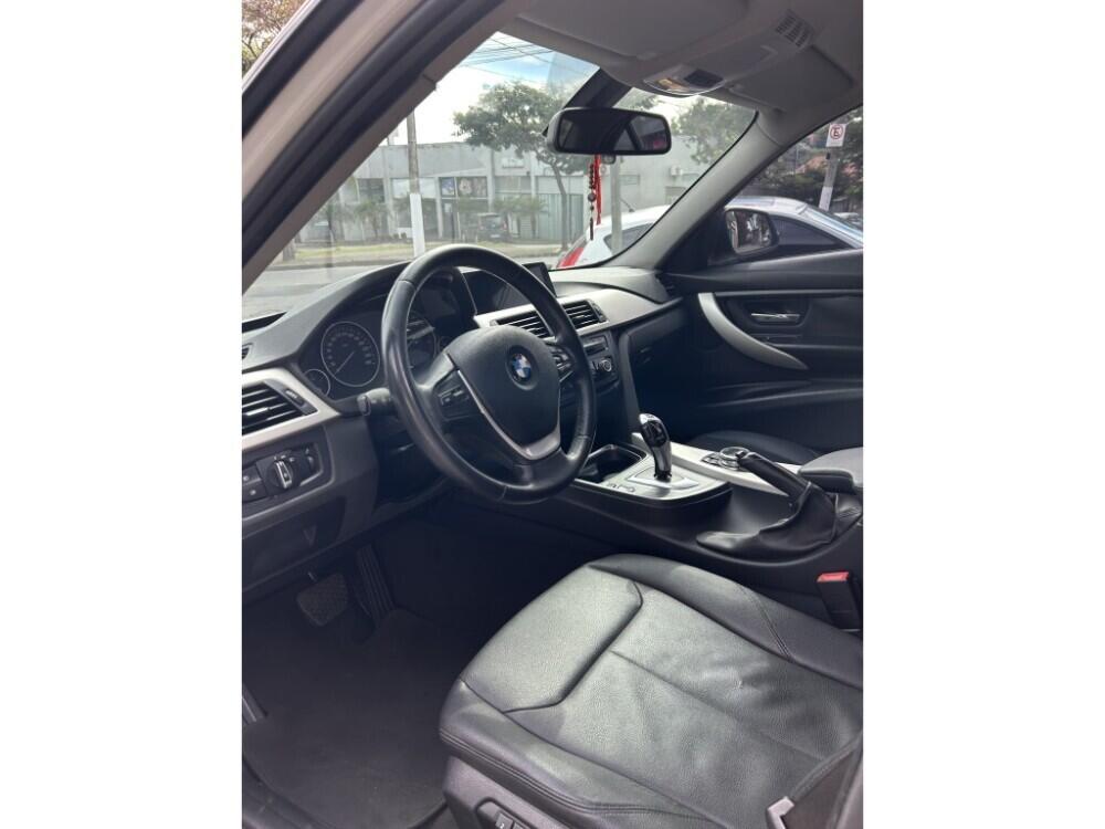 BMW 320i