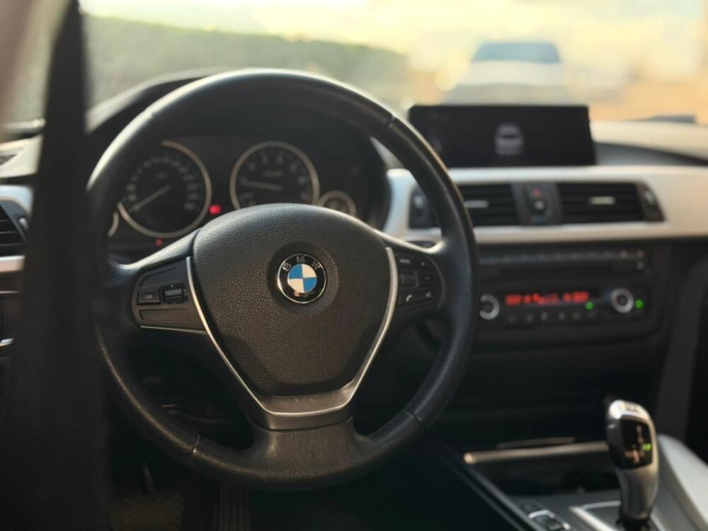 BMW 320i
