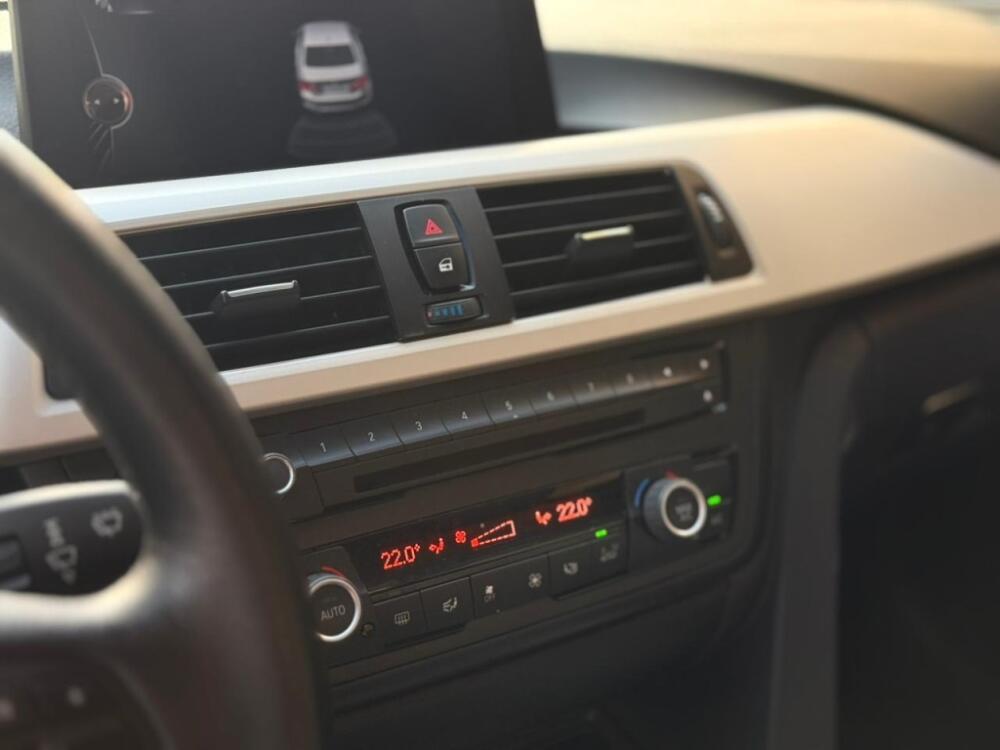BMW 320i