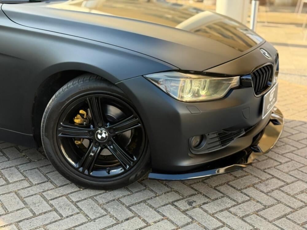 BMW 320i