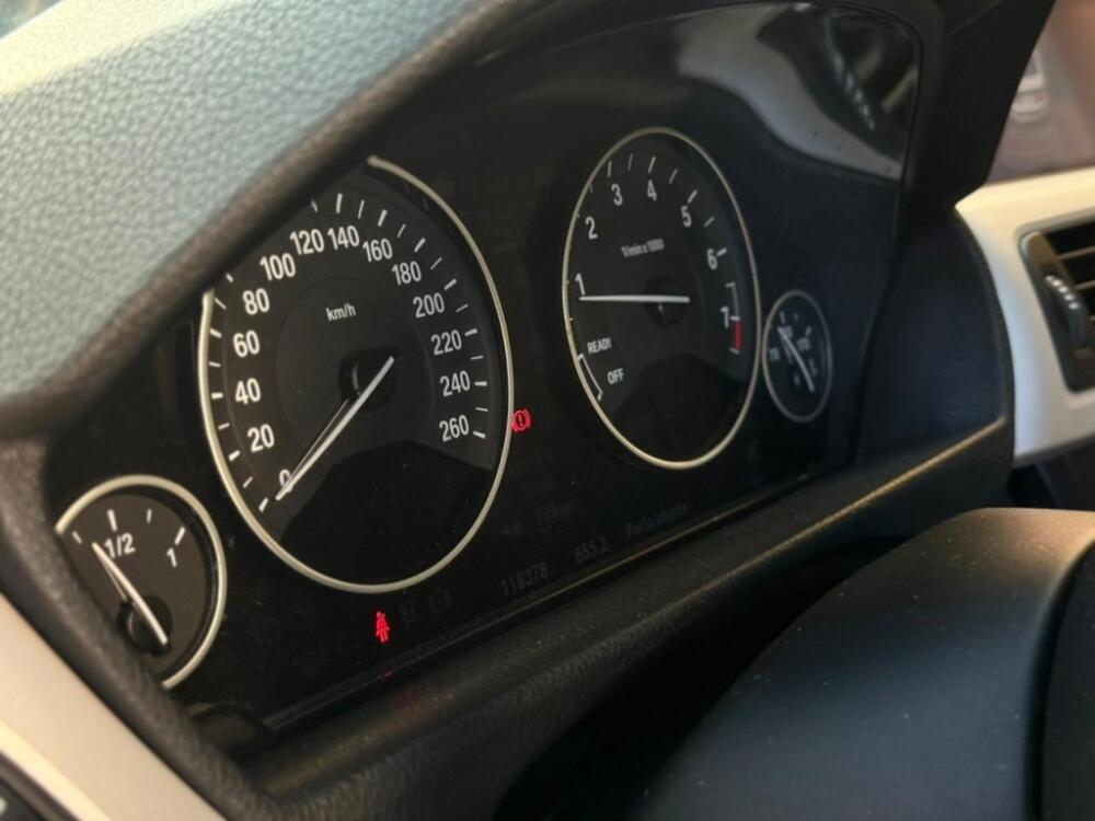 BMW 320i