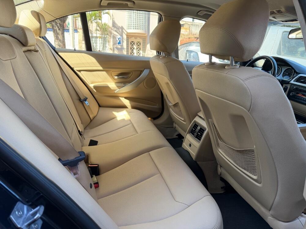 BMW 320i