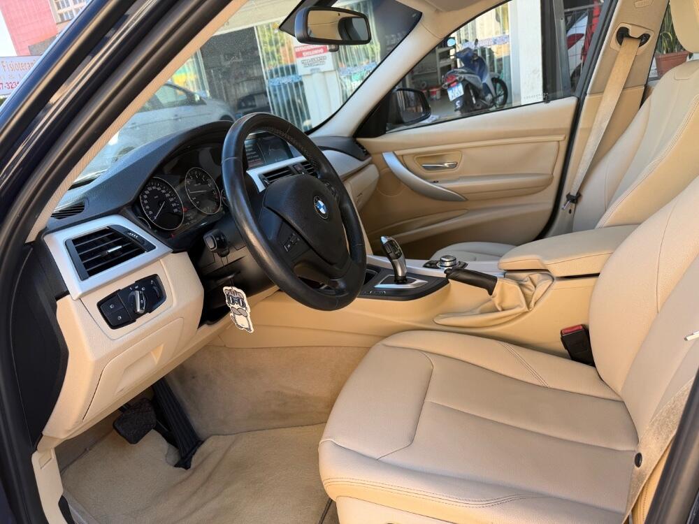 BMW 320i