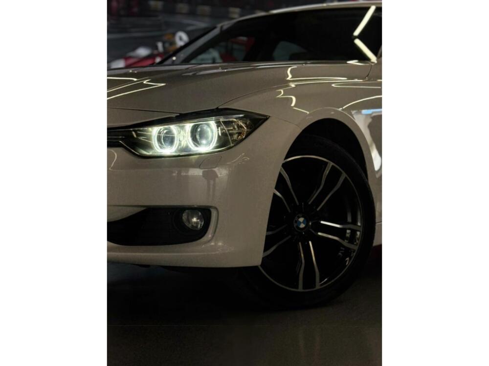 BMW 320i