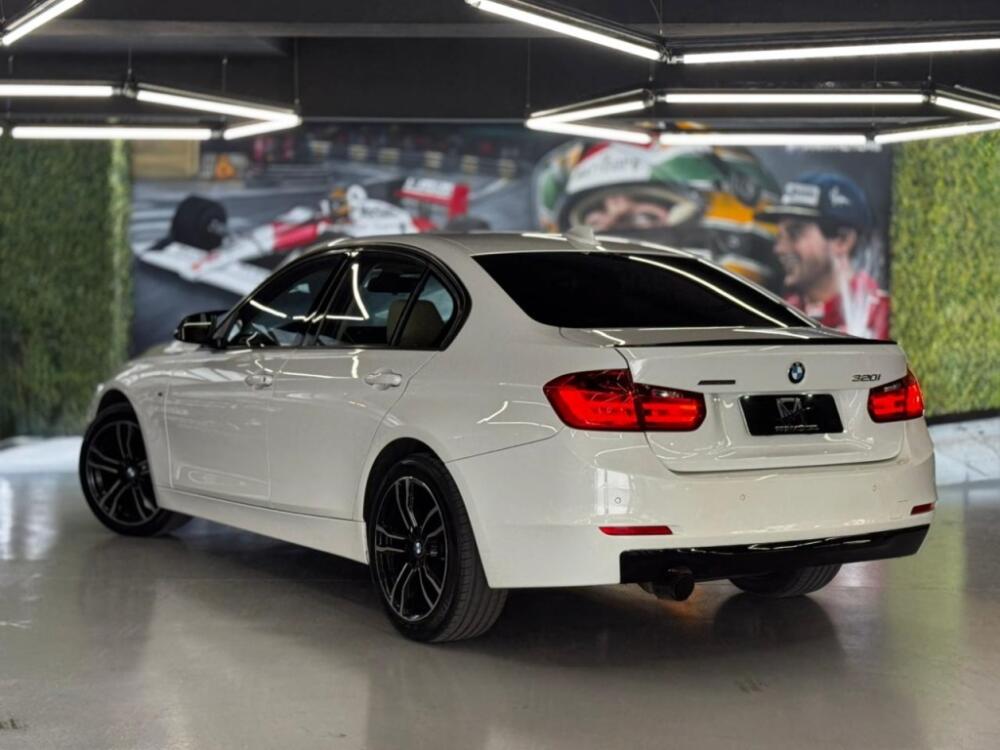 BMW 320i