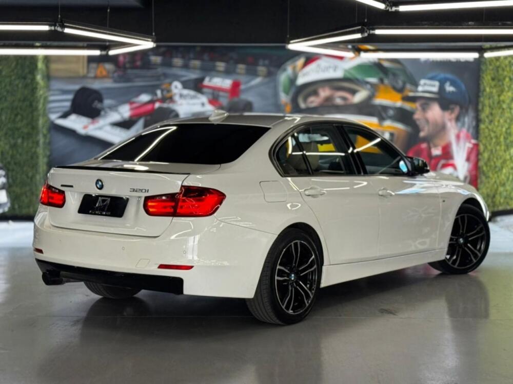 BMW 320i