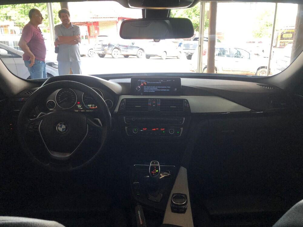 BMW 320i