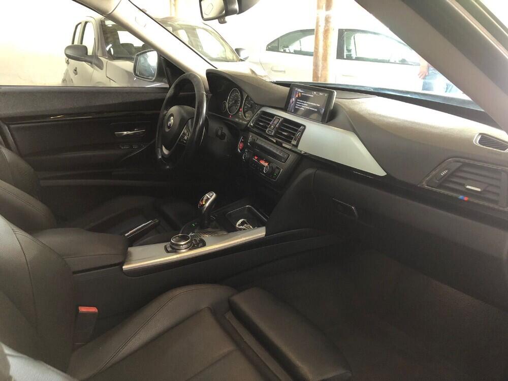 BMW 320i
