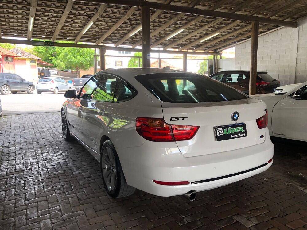 BMW 320i