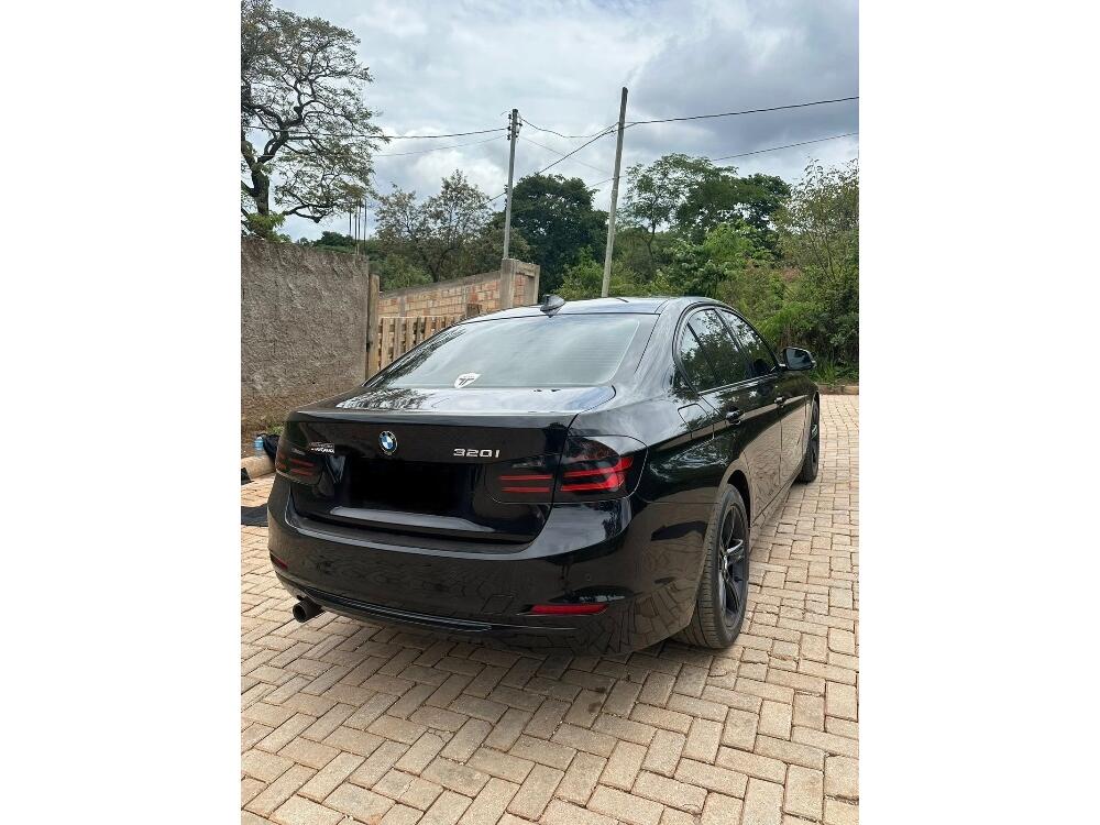 BMW 320i